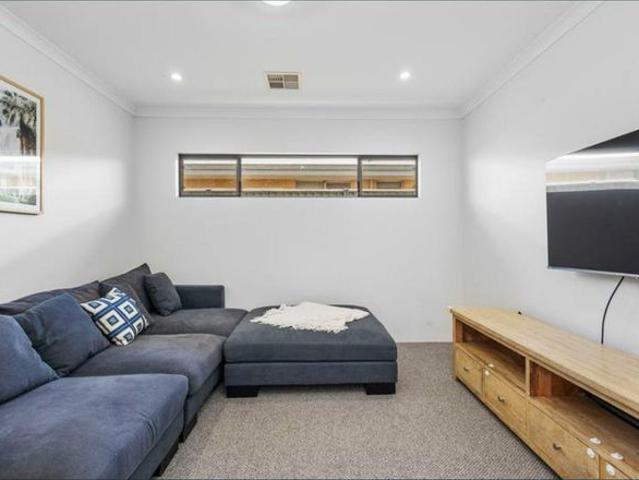 Spacious 4 Bedroom, 2 Bathroom Family Home