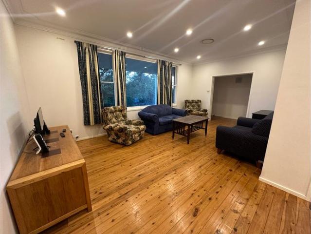 Spacious 4 Bedroom, 2 bathroom Family Home for Rent in Salt Ash