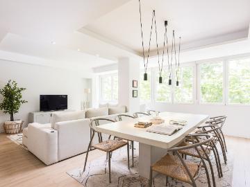 Spacious 4 bedroom apartment on Paseo de la Castellana