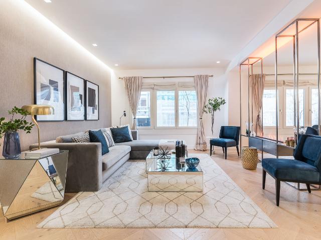 Spacious 4 bedroom apartment in Salamanca neighbourhood