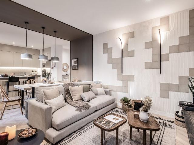 Spacious 4 Bedroom Apartment with Grassland Inspired Design in Trafalgar, Madrid Amsterdam Apartments for Rent