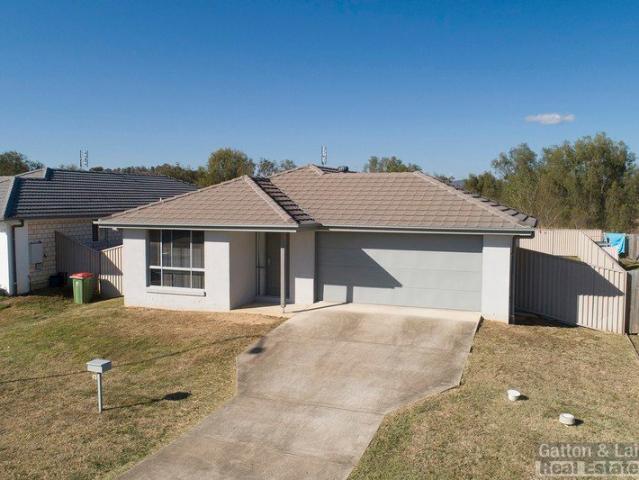 Spacious 4 Bedroom Brick Home in Valley Vista Estate