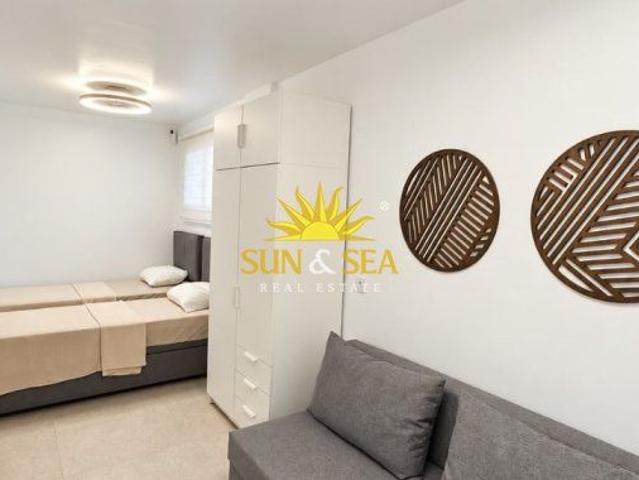 SPACIOUS 4 BEDROOM GROUND FLOOR APARTMENT WITH COMMUNAL POOL IN TORREVIEJA