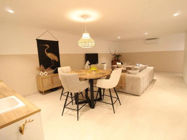 SPACIOUS 4 BEDROOM DUPLEX TOWNHOUSE WITH TERRACE, POOL AND GARAGE IN SANTA ROSALÍA LAKE RESORT