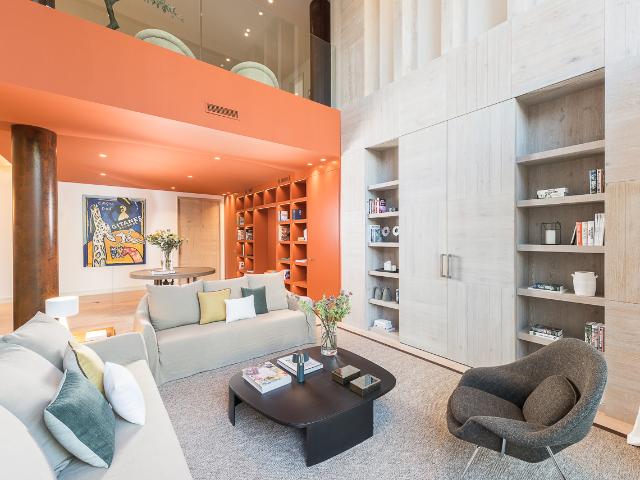 Spacious 4 bedroom duplex with private terrace
