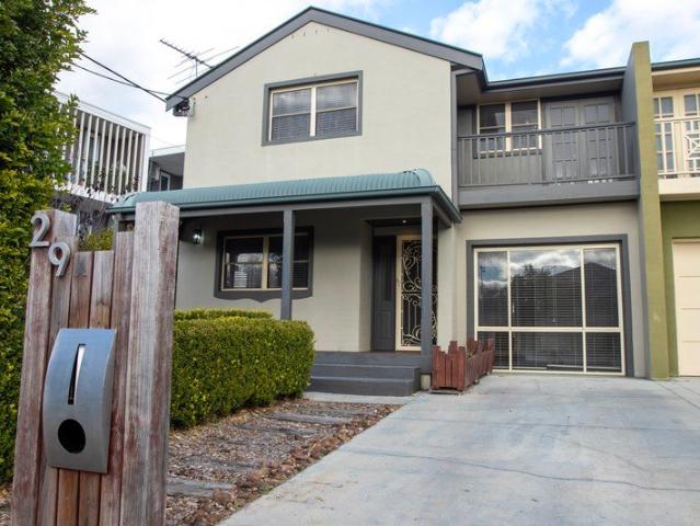 Spacious 4 Bedroom Duplex with Rumpus Room