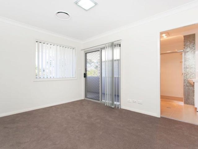 Spacious 4 Bedroom Duplex!