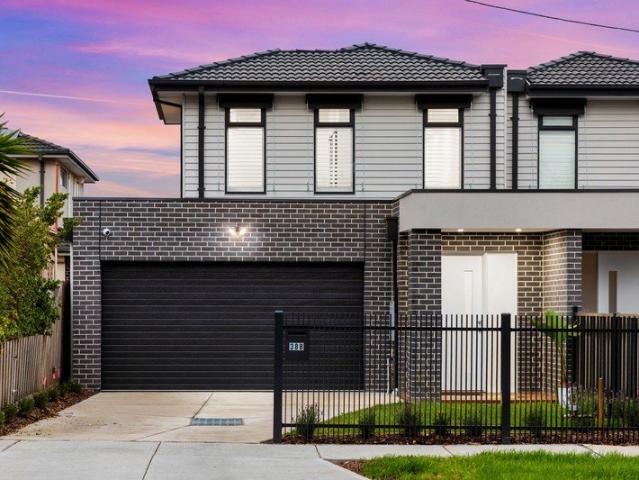 SPACIOUS 4 BEDROOM FAMILY HOME | 3 BATHROOMS | DOUBLE GARAGE