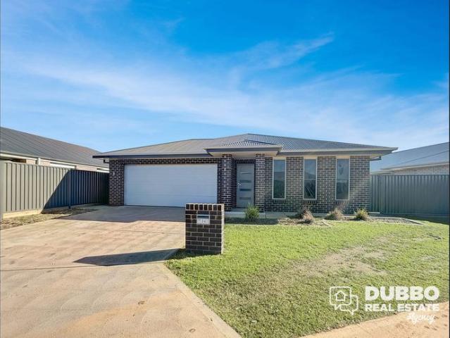 SPACIOUS 4 BEDROOM FAMILY HOME