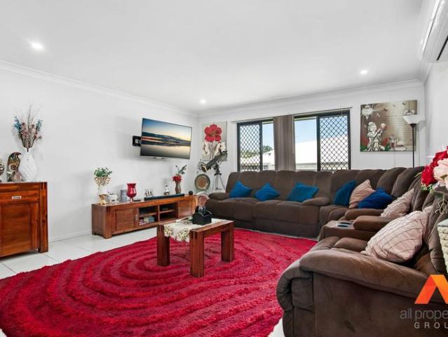 Spacious 4 bedroom Family Home