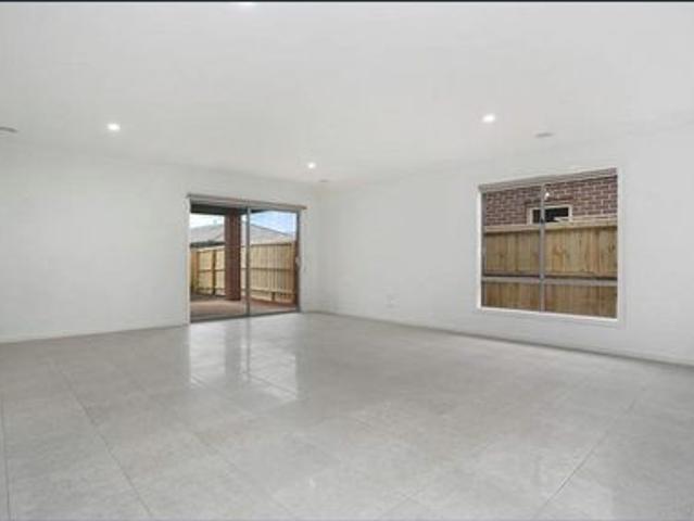 Spacious 4 Bedroom Family Home !
