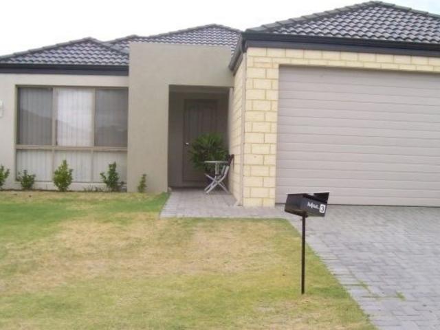 Spacious 4 Bedroom Family Home – Conveniently Located!