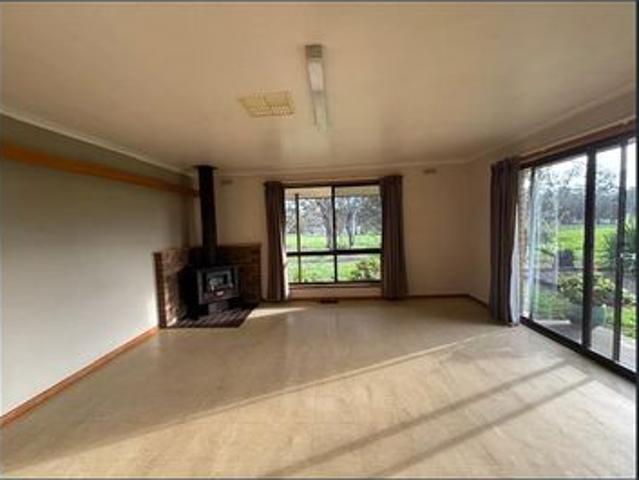 Spacious 4 Bedroom Family Home for Lease in Bowenvale