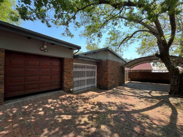 Spacious 4 Bedroom Family Home for Long Term Rent