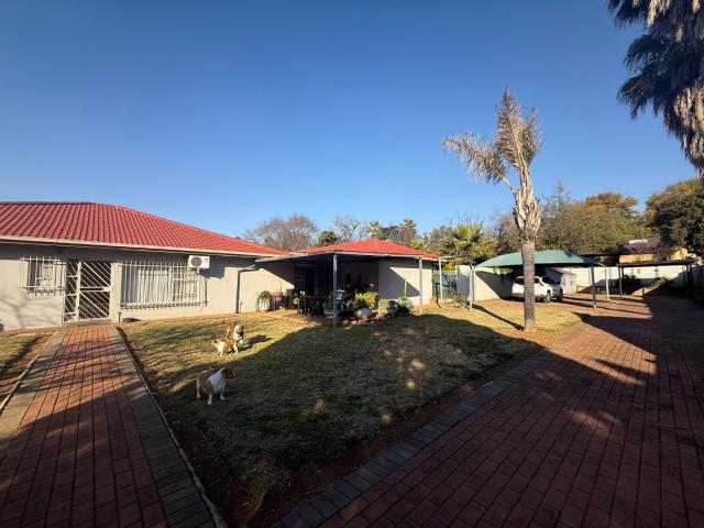 Spacious 4 Bedroom Family Home for Rent!