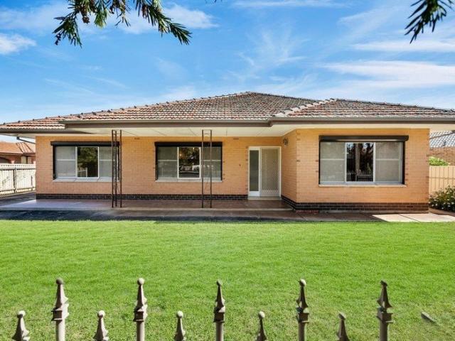 Spacious 4 Bedroom Family Home in Convenient Evandale location