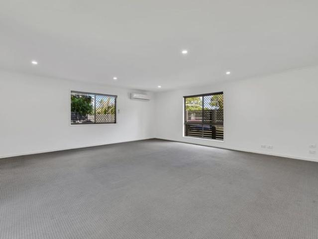 Spacious 4 Bedroom Family Home in Convenient Jindalee Location