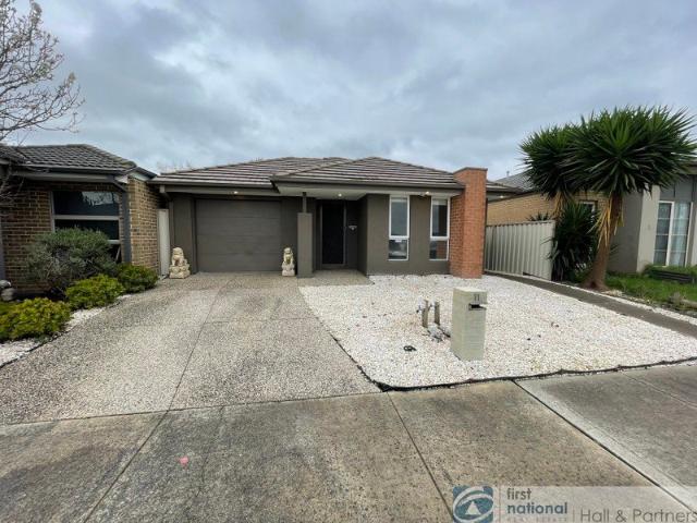 Spacious 4 Bedroom Family Home in Convenient Pakenham Location