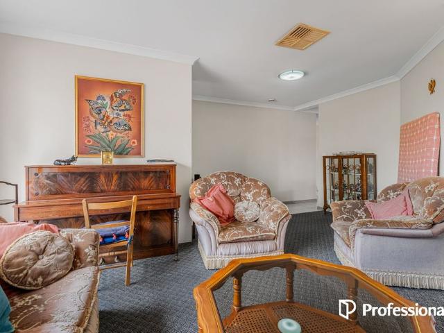 Spacious 4 Bedroom Family Home in Caversham!