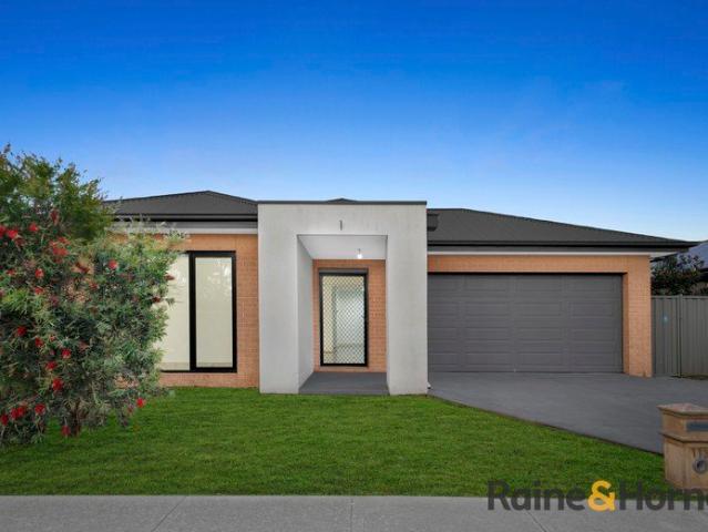 Stylish 4 Bedroom Family Home + Study | Prime Cranbourne East Location