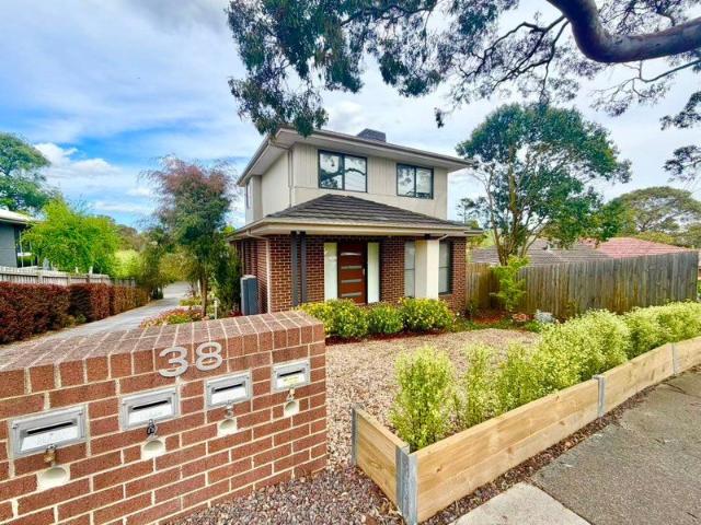 Spacious 4 Bedroom Family Home in a Convenient Nunawading Location