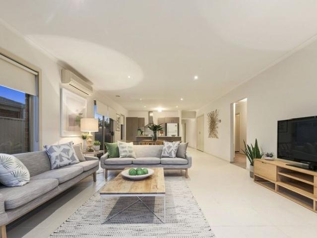 Spacious 4 Bedroom Family Home in a Convenient Location!