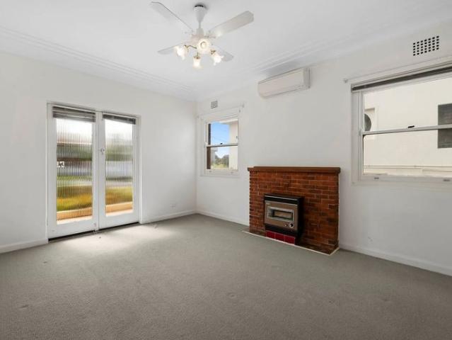 Spacious 4 Bedroom Family Home in a Prime Bayside Location
