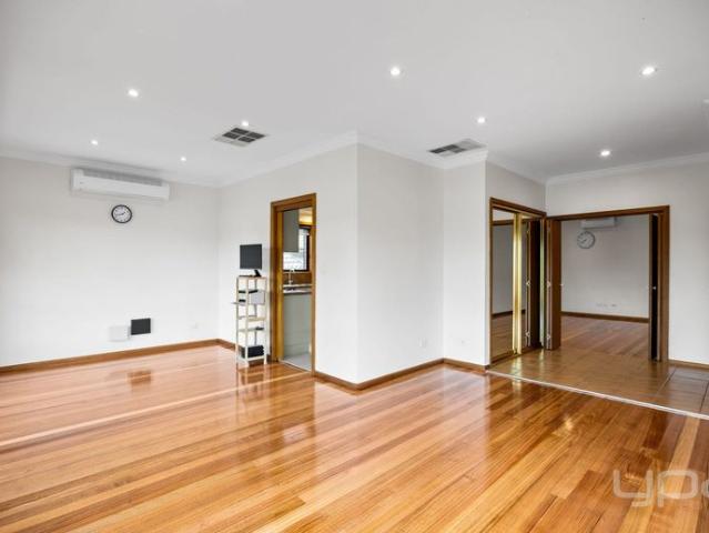Spacious 4 Bedroom Family Home in a Quiet Court