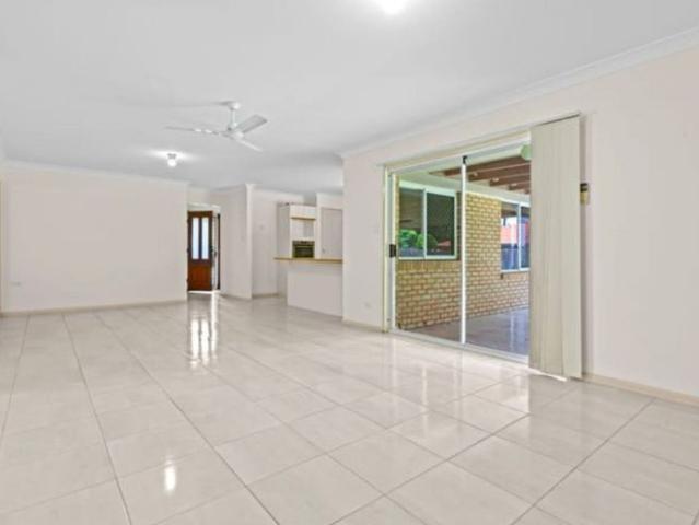 Spacious 4 Bedroom Family Home in a Quiet Ferny Grove