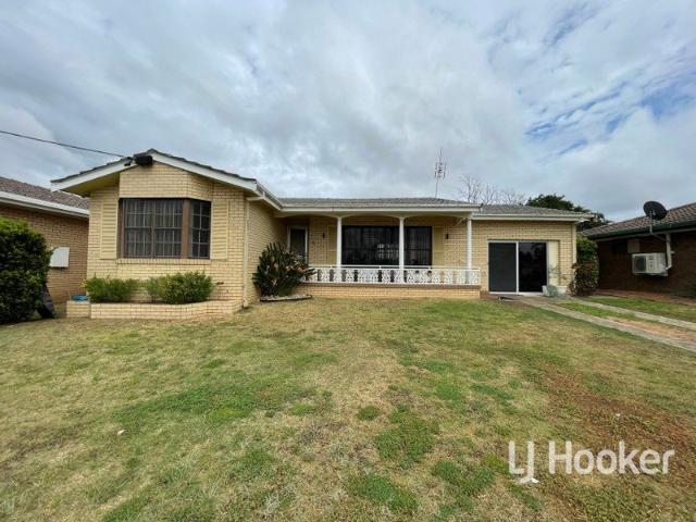 Spacious 4 Bedroom Family Home in a Sought After Location