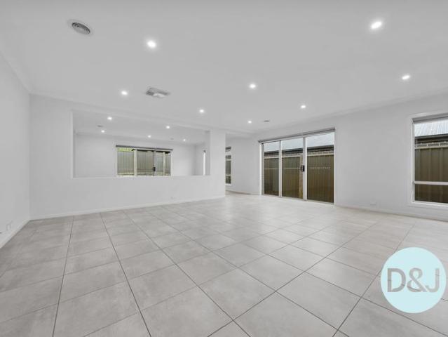 Spacious 4 Bedroom Family Home in Acacia Estate