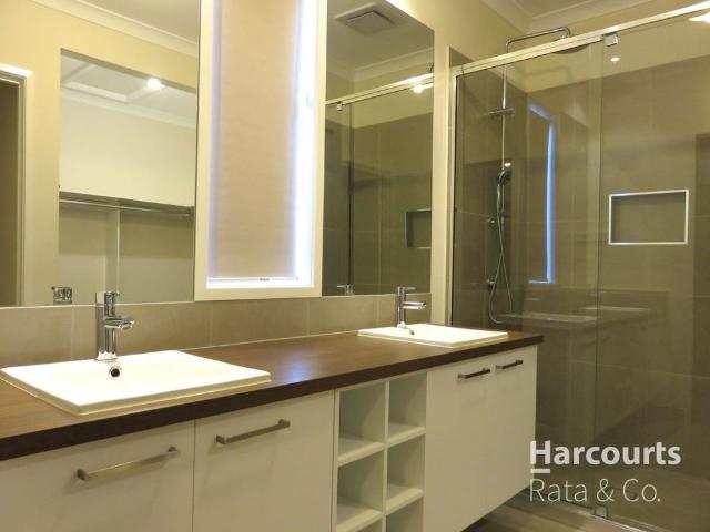 Spacious 4 Bedroom Family Home in Doreen