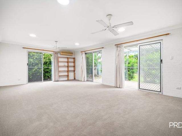 Spacious 4 Bedroom Family Home in Emu Plains