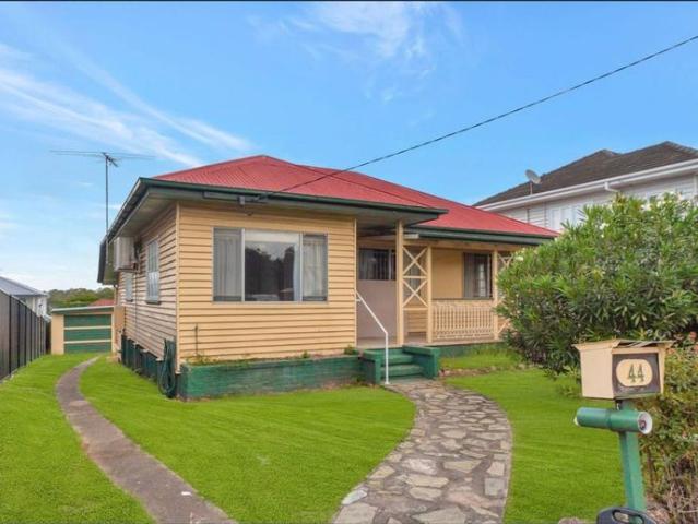 Spacious 4 Bedroom Family Home in Everton Park