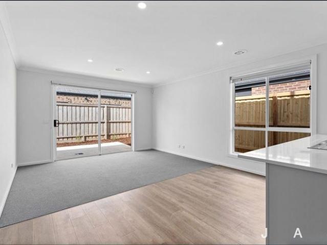 Spacious 4 Bedroom Family Home in Harpley Estate