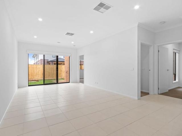 Spacious 4 Bedroom Family Home in Lara