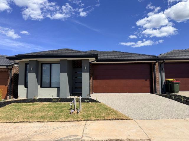 SPACIOUS 4 BEDROOM FAMILY HOME IN MAMBOURIN