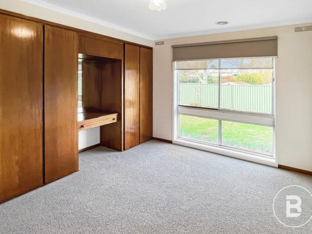 Spacious 4 Bedroom Family Home in Sought After Alfredton