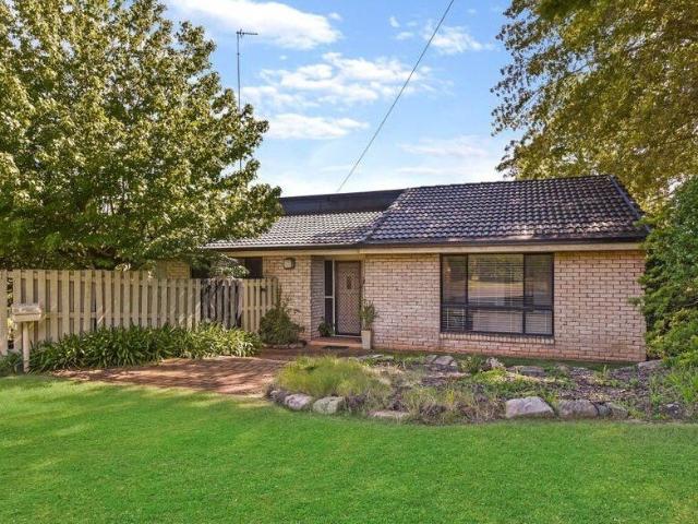 Spacious 4 Bedroom Family Home in Sought After Rangeville