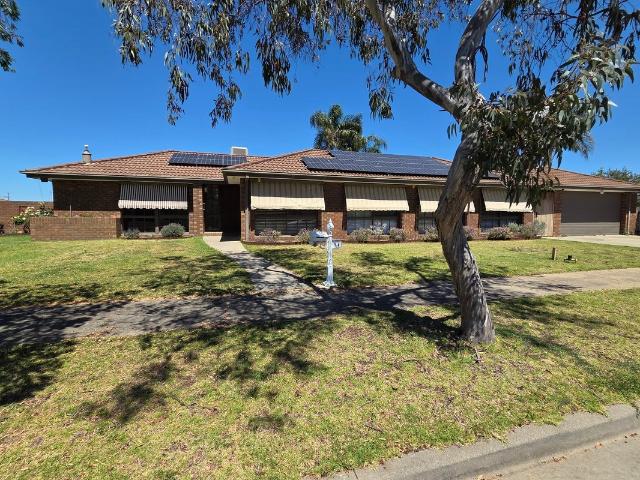 Spacious 4 Bedroom Family Home in South Shepparton