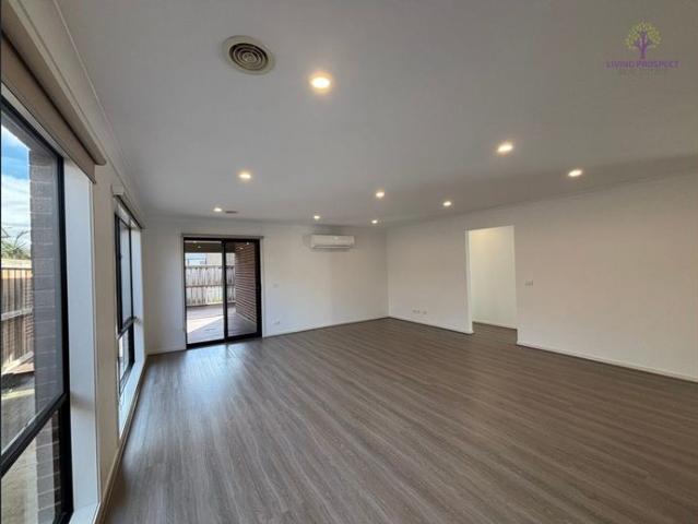 Spacious 4 Bedroom Family Home in Peaceful Point Cook