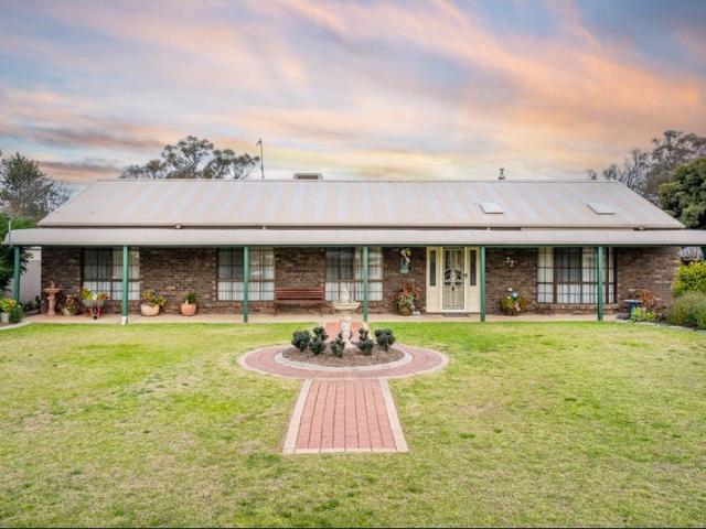 Spacious 4 Bedroom Family Home in Prime Location