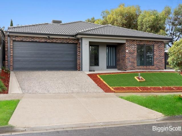 Spacious 4 Bedroom Family Home in Prime Mernda Location!