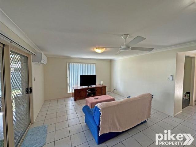 Spacious 4 Bedroom Family Home in Quiet Morayfield Court