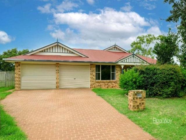 Spacious 4 Bedroom Family Home in Quiet Middle Ridge Cul de Sac