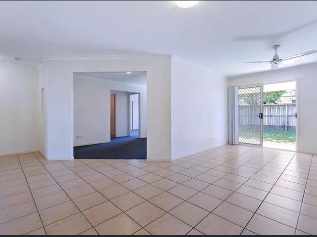 Spacious 4 Bedroom Family Home in Rothwell!