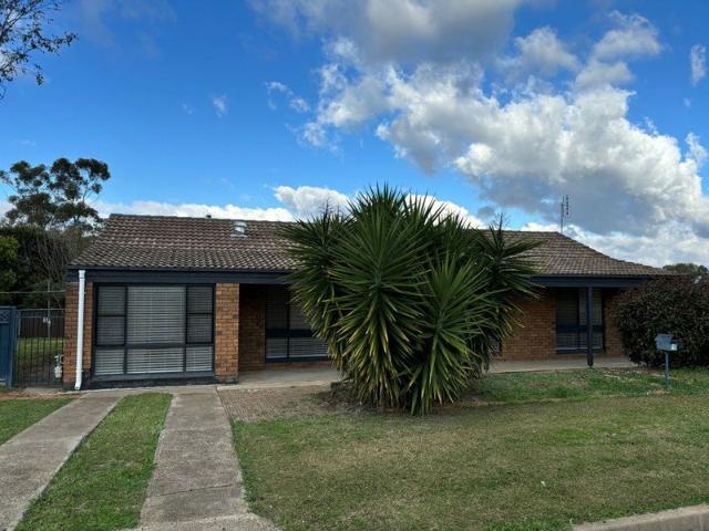 Spacious 4 Bedroom Family Home in Westdale