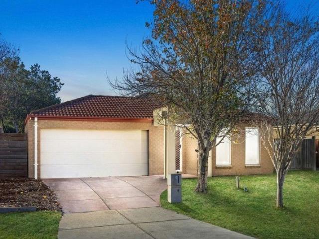 Spacious 4 Bedroom Family Home in Wyndham Waters Estate