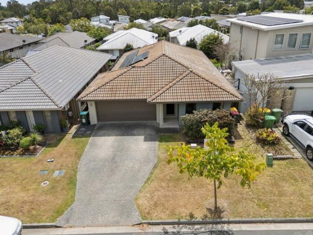 Spacious 4 Bedroom Family Home on 402m² in the Heart of Pimpama