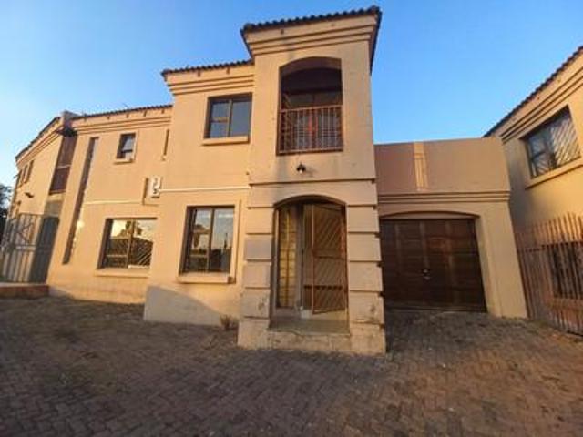 spacious 4 bedroom family home laudium